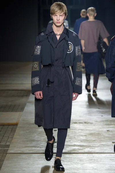 Look 27